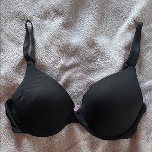 PINK Victoria’s Secret 34C Black Push Up Bra